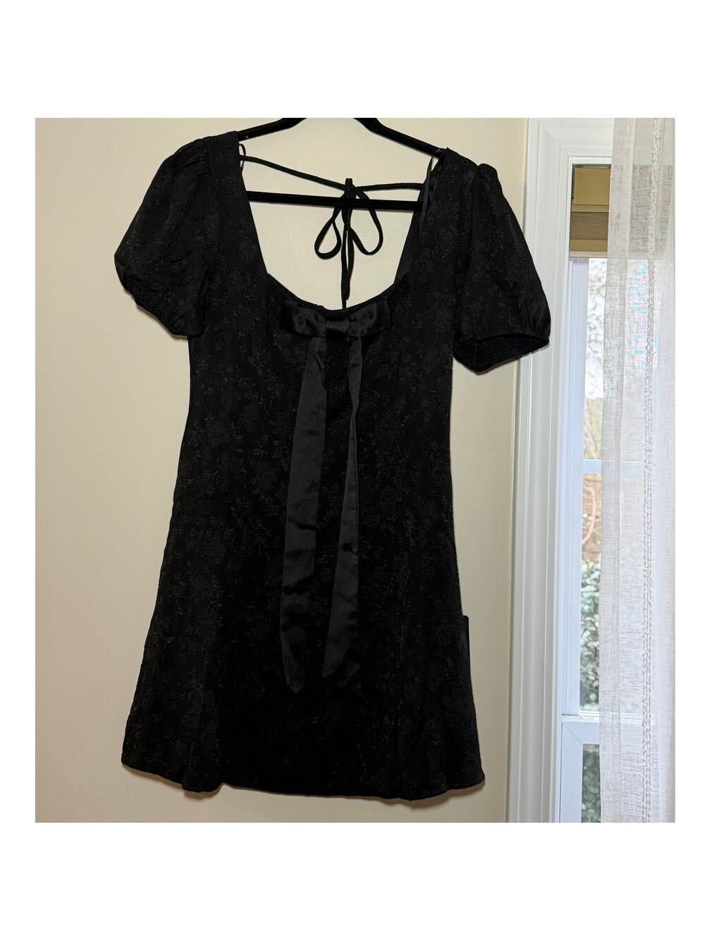 Lulus Brand New Black Jacquard Dress Bow Front Tie Across the Back Size Large